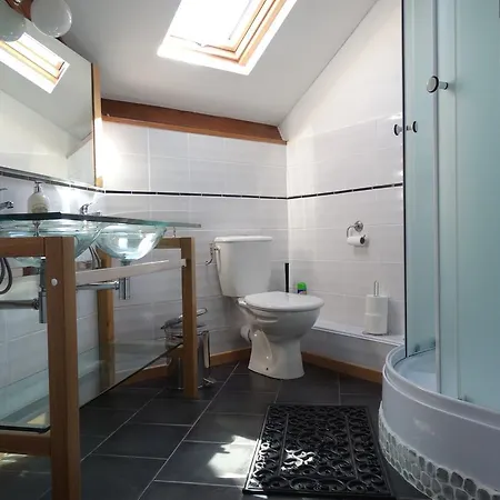Charming Holiday With Swimming Pool In Teilhet